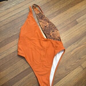 One shoulder one piece